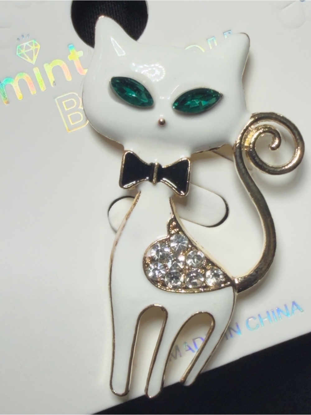 Cat White Enamel Kitty Brooch with Green Crystal Eyes MINT